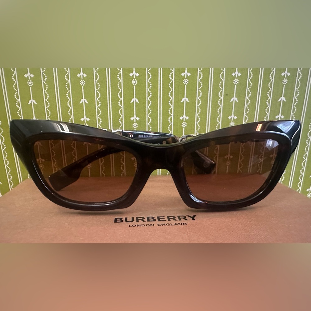 Burberry 4409 Sunglass